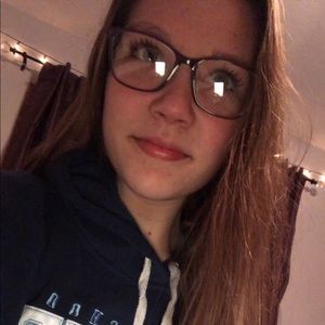 Meet your Posher, Carly